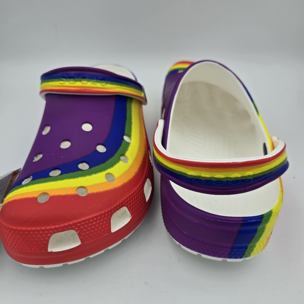 NWT Crocs Classic Rainbow Dye Clogs, Men's 10 / Women's 12 ~ Pride Sandals ~ - Picture 4 of 16